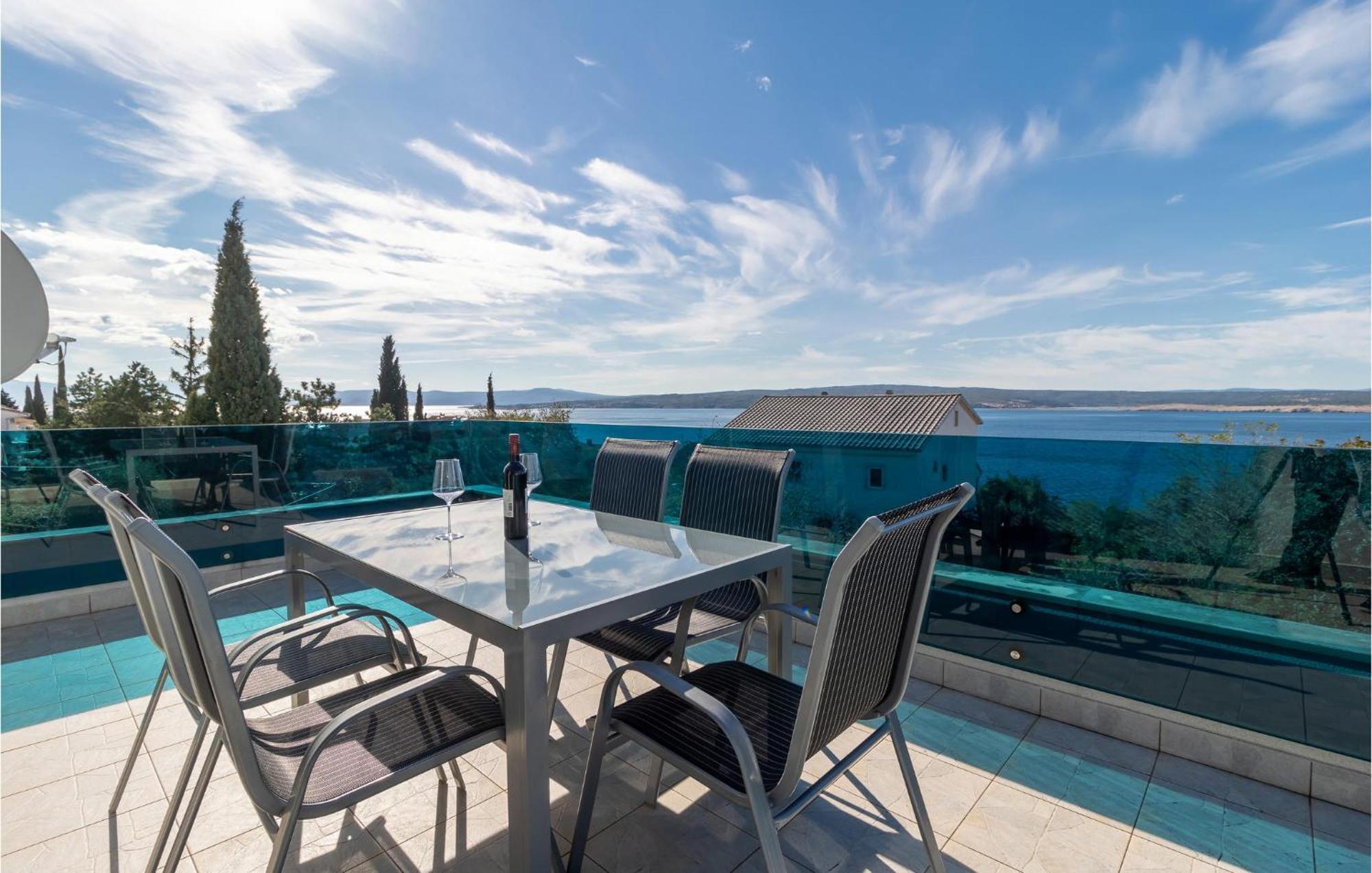 Stunning Apartment In Dramalj With House Sea View Extérieur photo