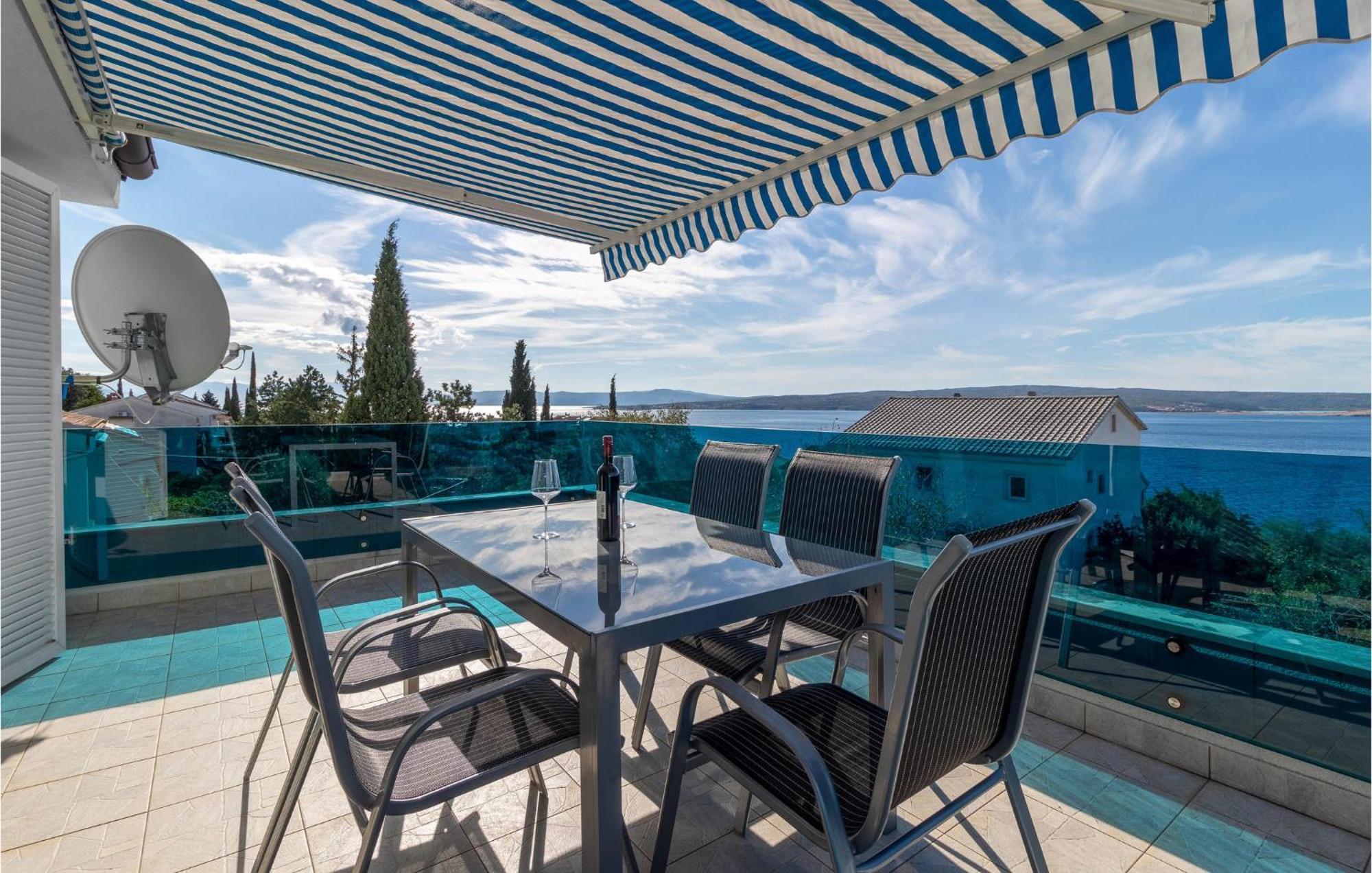 Stunning Apartment In Dramalj With House Sea View Extérieur photo