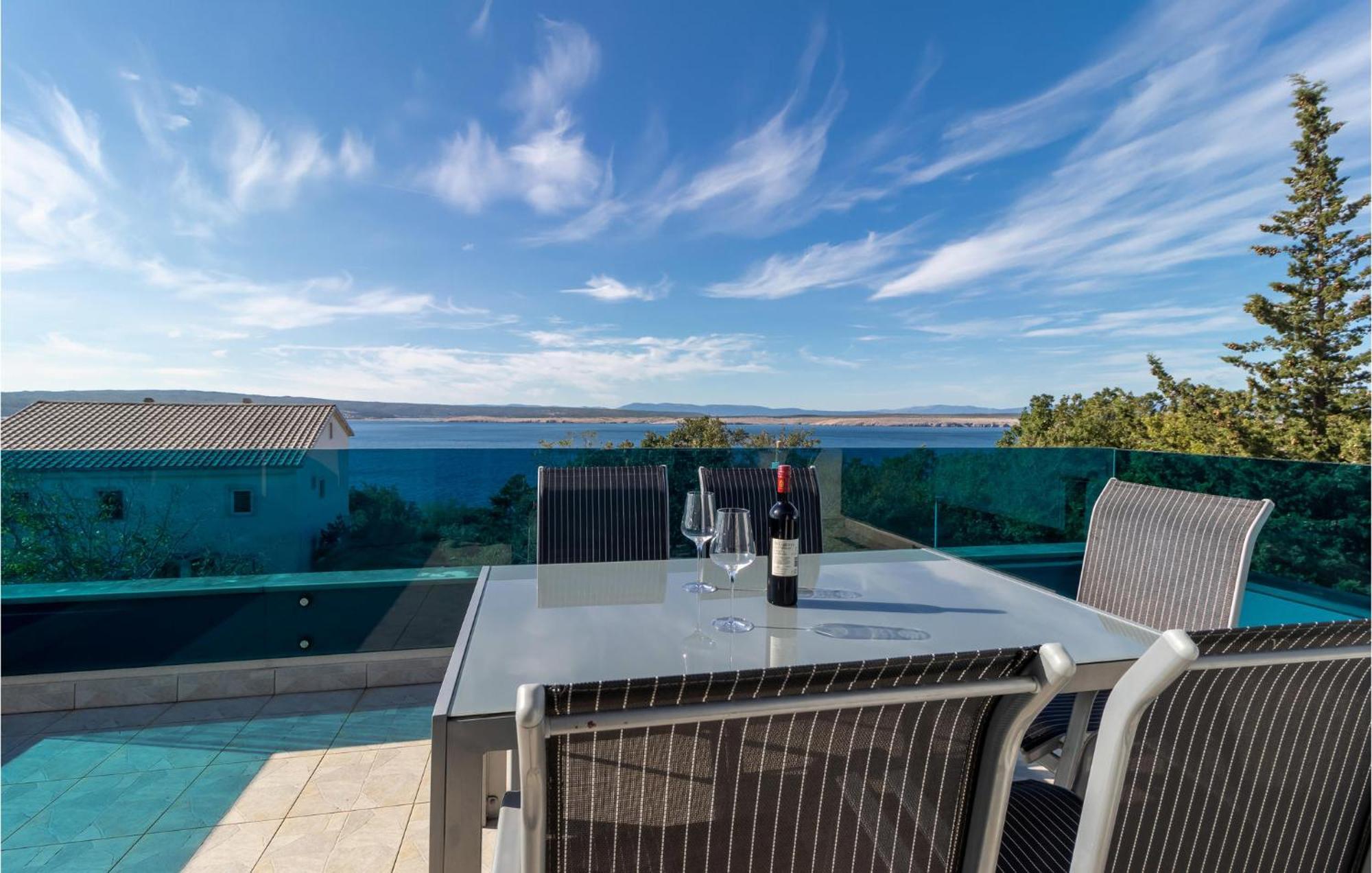 Stunning Apartment In Dramalj With House Sea View Extérieur photo